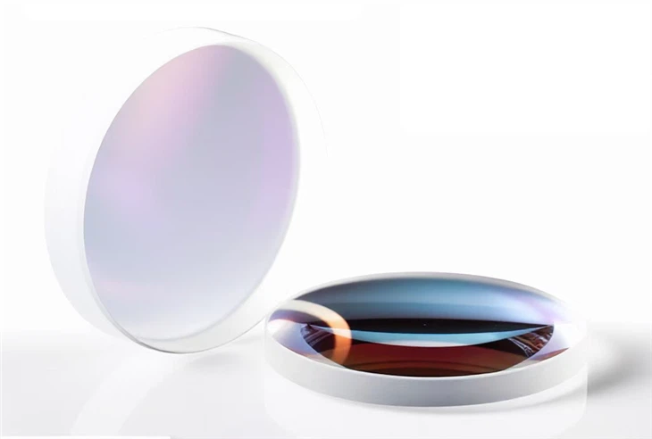 Φακός συρρίκνωσης και εστίασης λέιζερ ινών